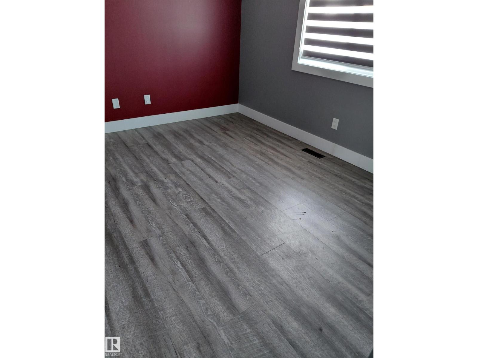 Photo 18 of 10451 157 St Nw, Edmonton AB