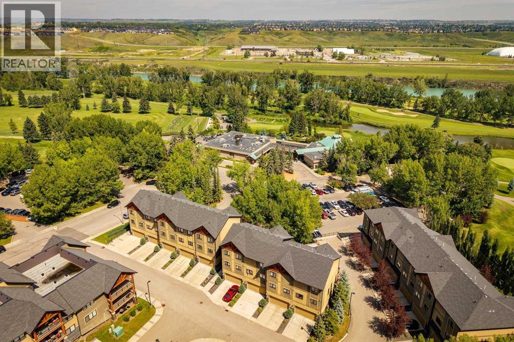Photo 28 of 407 Valley Ridge Manor Nw, Calgary AB