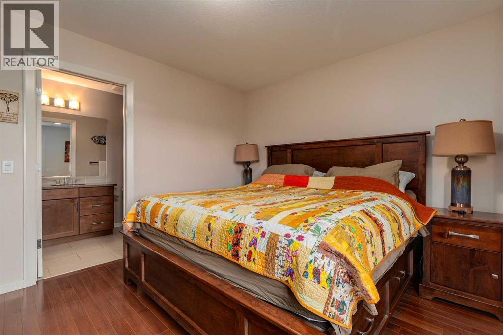 Photo 10 of 407 Valley Ridge Manor Nw, Calgary AB