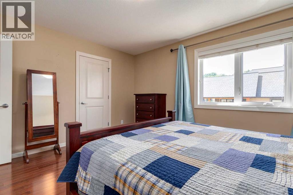Photo 11 of 407 Valley Ridge Manor Nw, Calgary AB