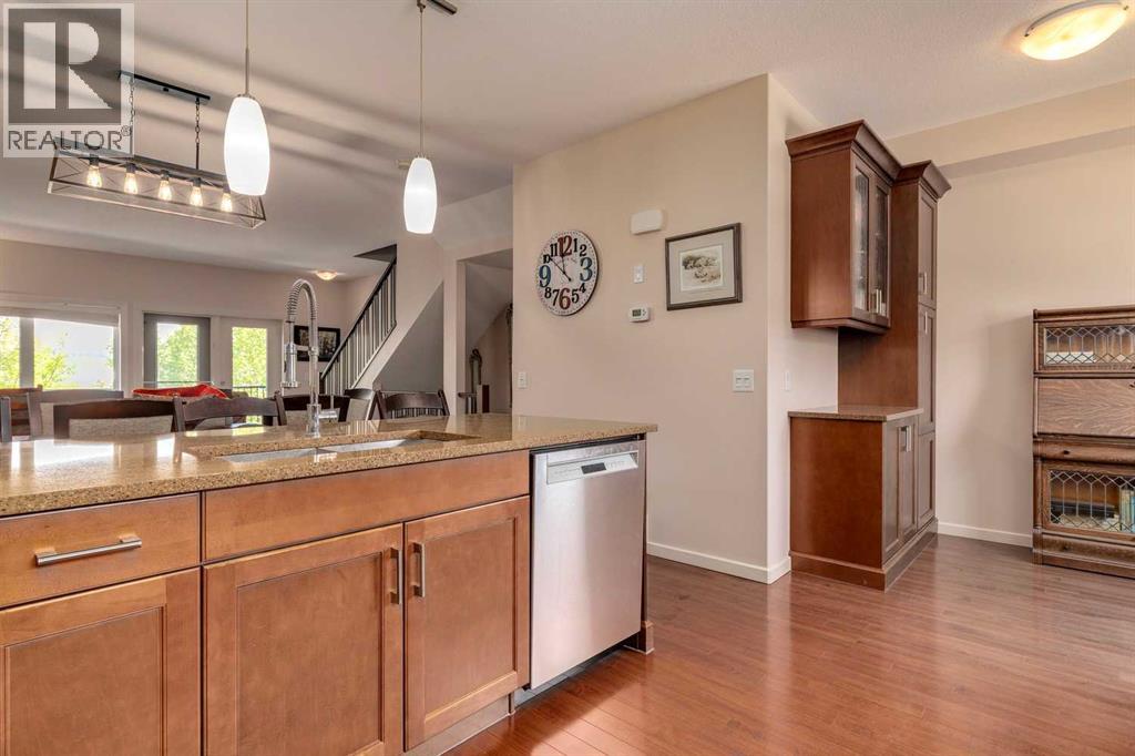 Photo 27 of 407 Valley Ridge Manor Nw, Calgary AB