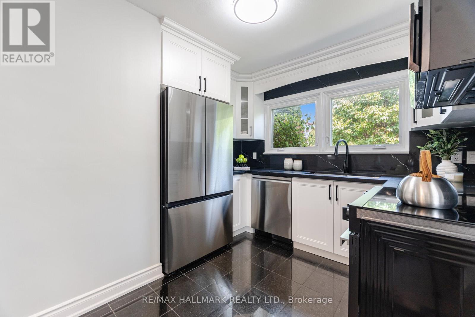 Photo 32 of 47 Marthclare Avenue, Toronto ON