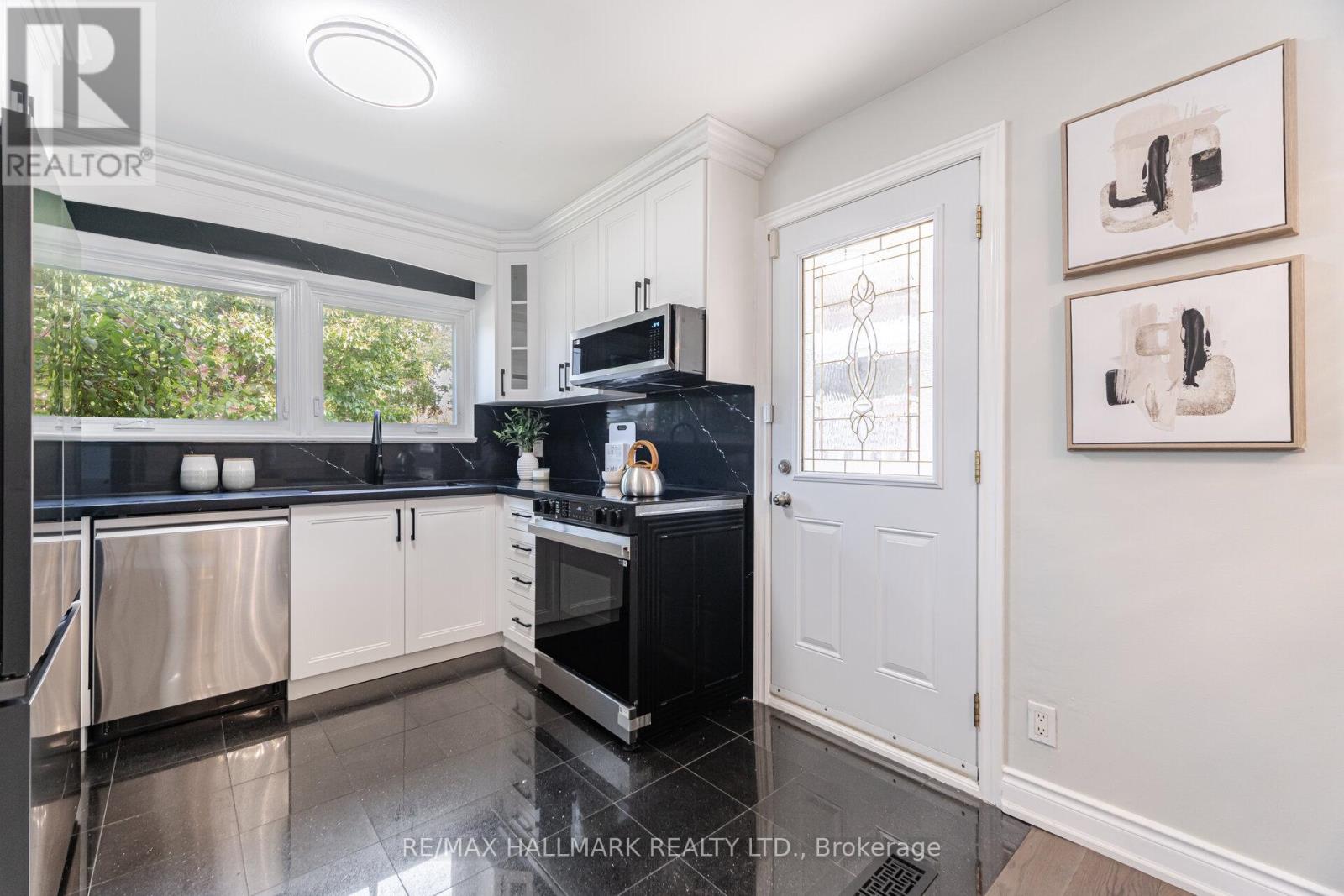 Photo 21 of 47 Marthclare Avenue, Toronto ON