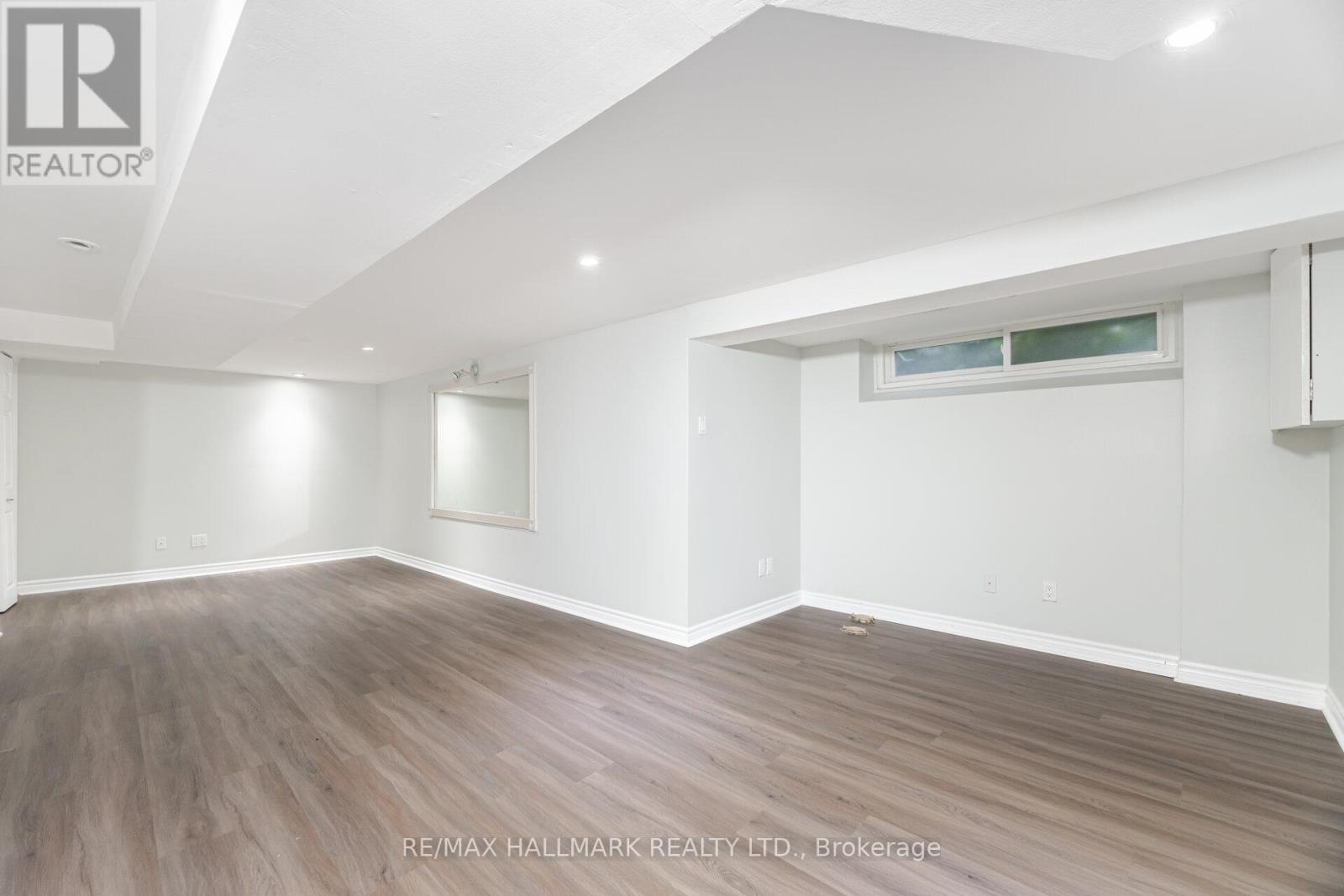 Photo 6 of 47 Marthclare Avenue, Toronto ON