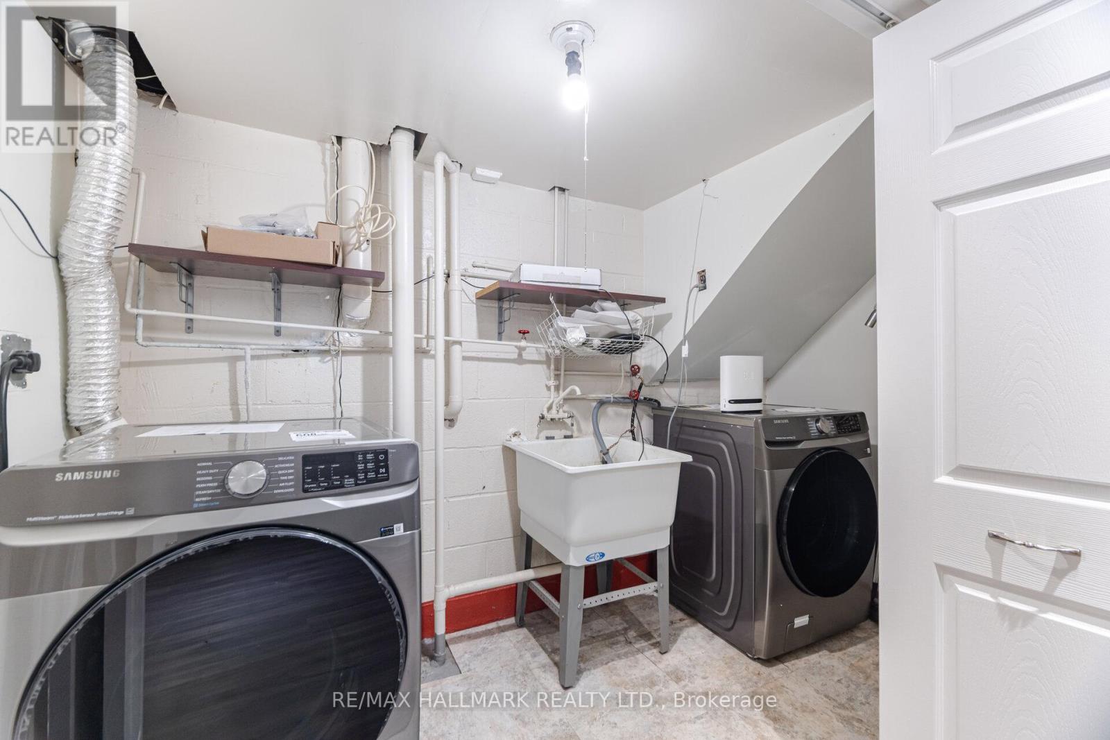 Photo 31 of 47 Marthclare Avenue, Toronto ON