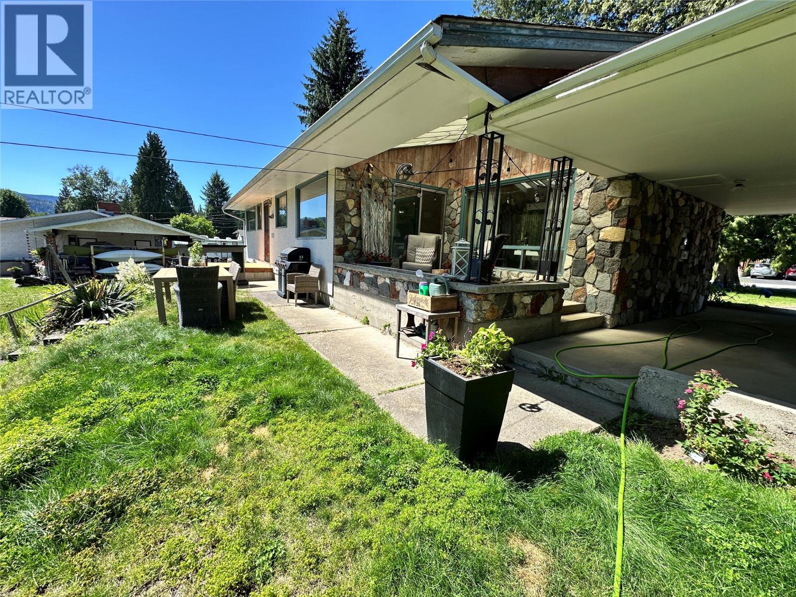2629 9TH Avenue, Castlegar