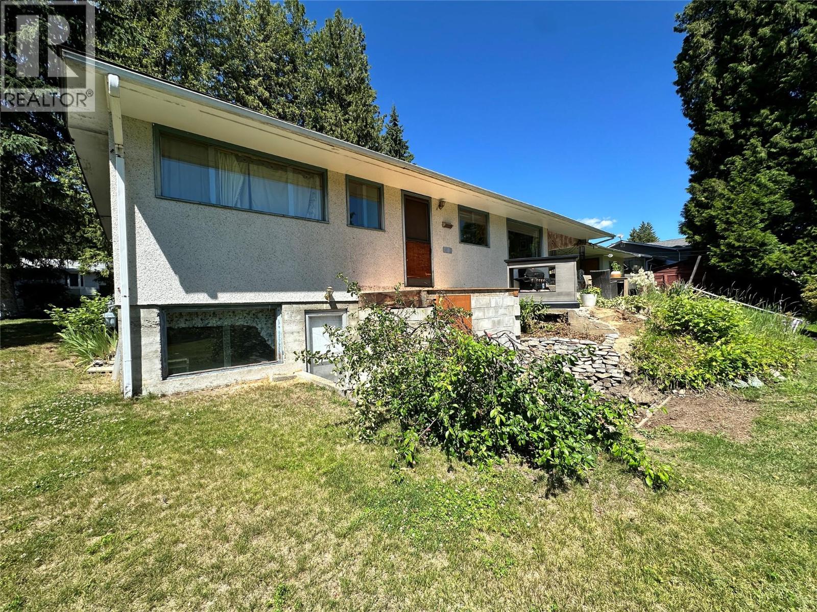 2629 9TH Avenue, Castlegar