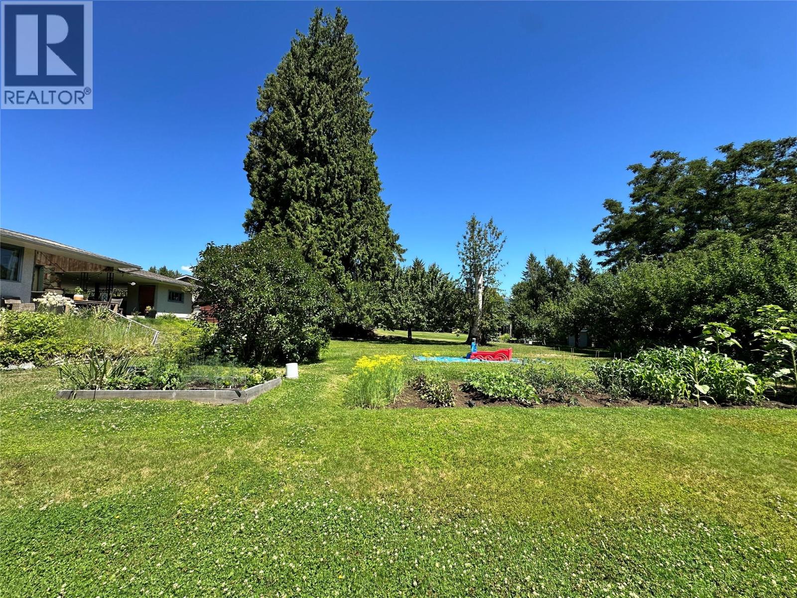 2629 9TH Avenue, Castlegar