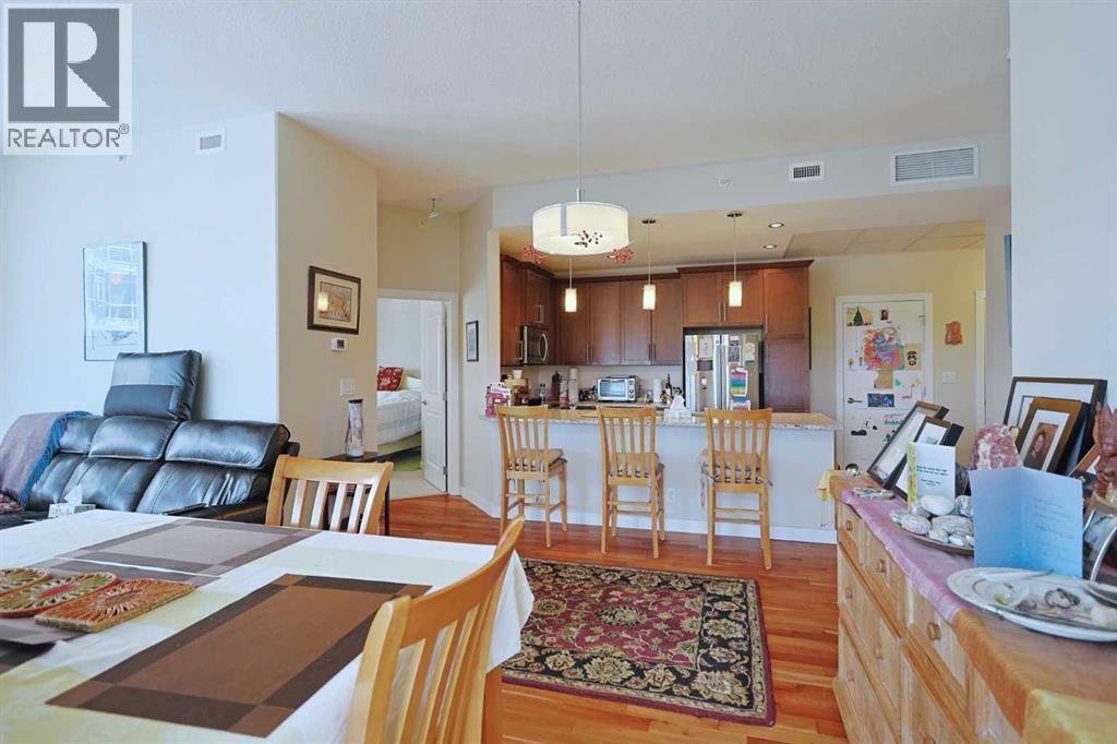 Photo 4 of 710 24 Varsity Estates Circle Nw, Calgary AB