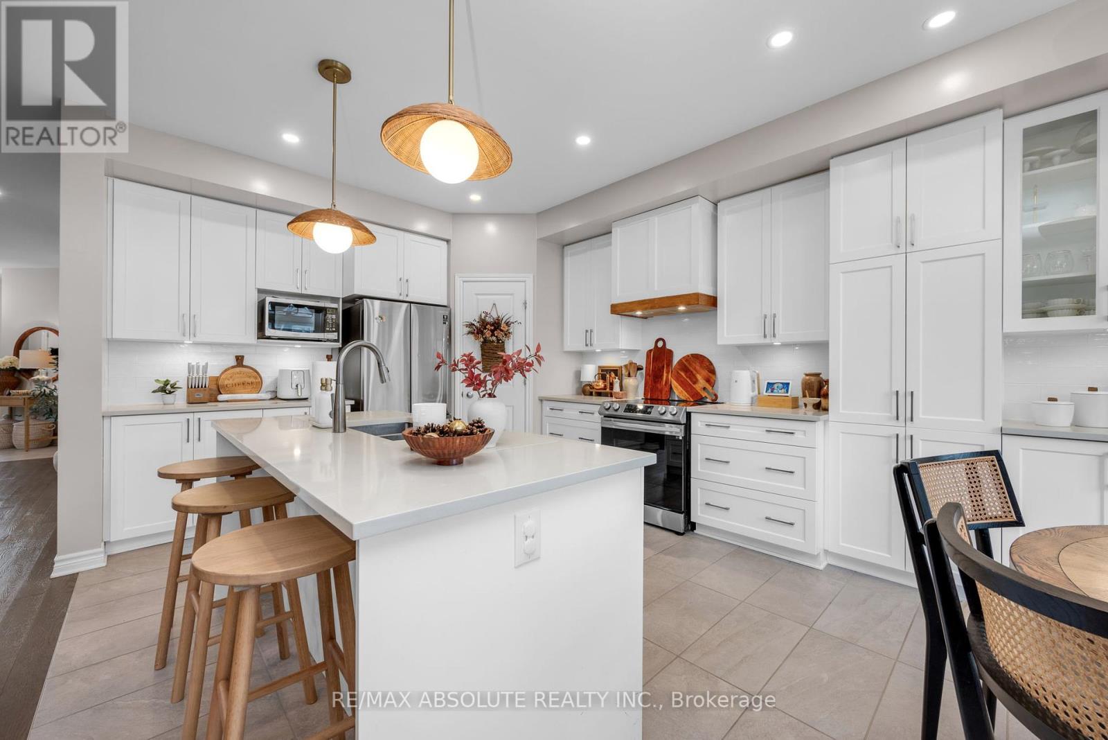 Photo 16 of 177 Hickstead Way S, Ottawa ON