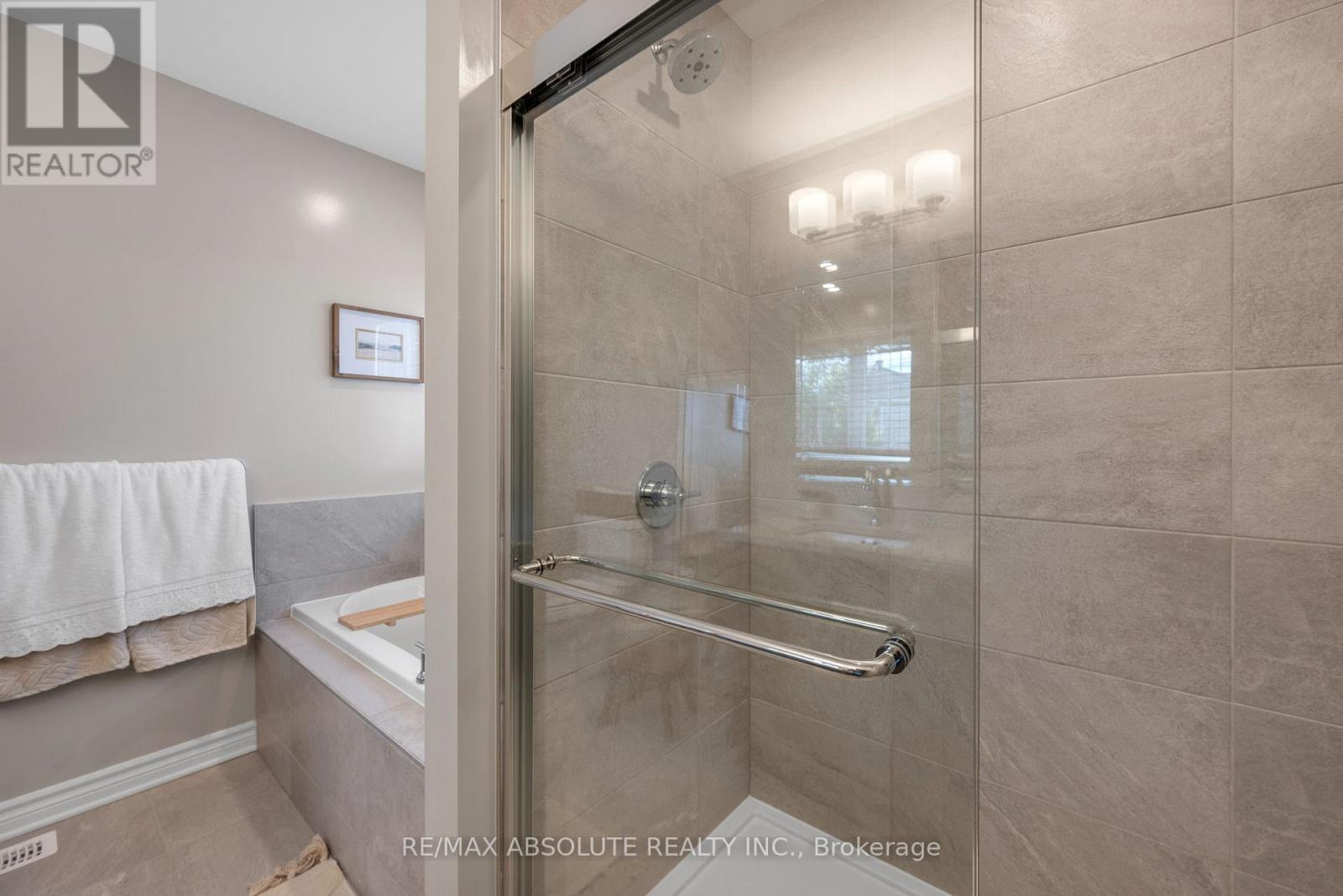 Photo 34 of 177 Hickstead Way S, Ottawa ON