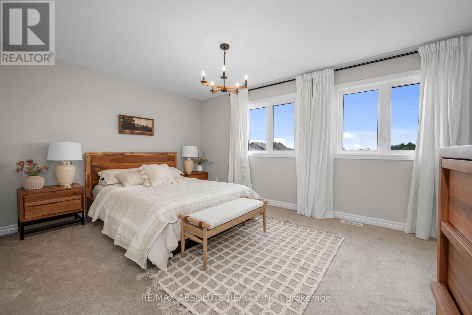 Photo 35 of 177 Hickstead Way S, Ottawa ON