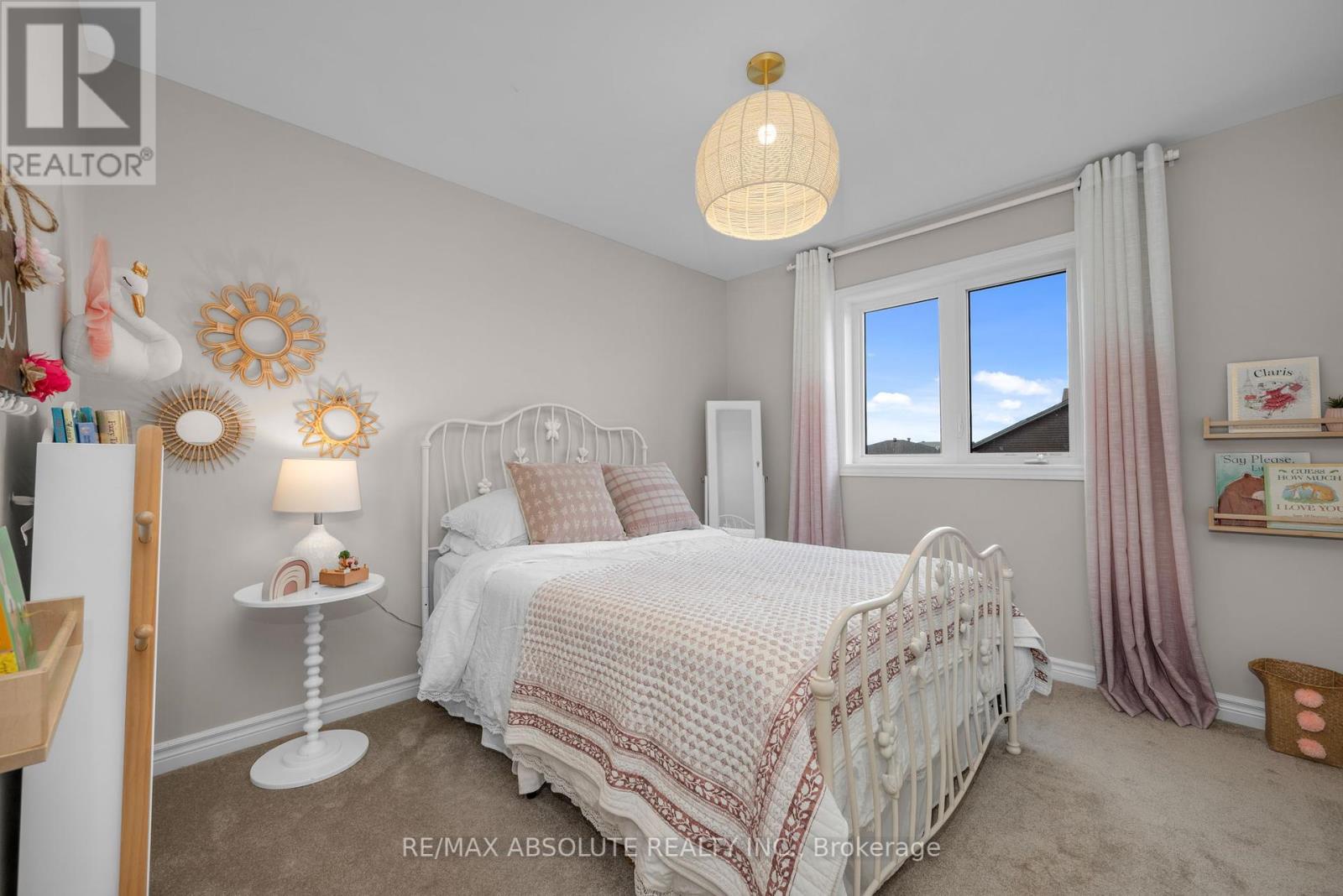 Photo 37 of 177 Hickstead Way S, Ottawa ON