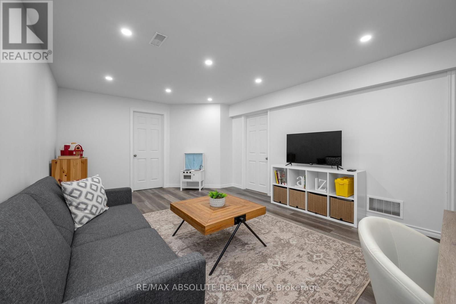 Photo 43 of 177 Hickstead Way S, Ottawa ON
