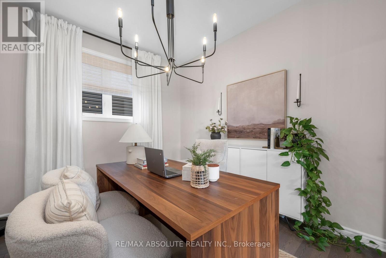 Photo 9 of 177 Hickstead Way S, Ottawa ON