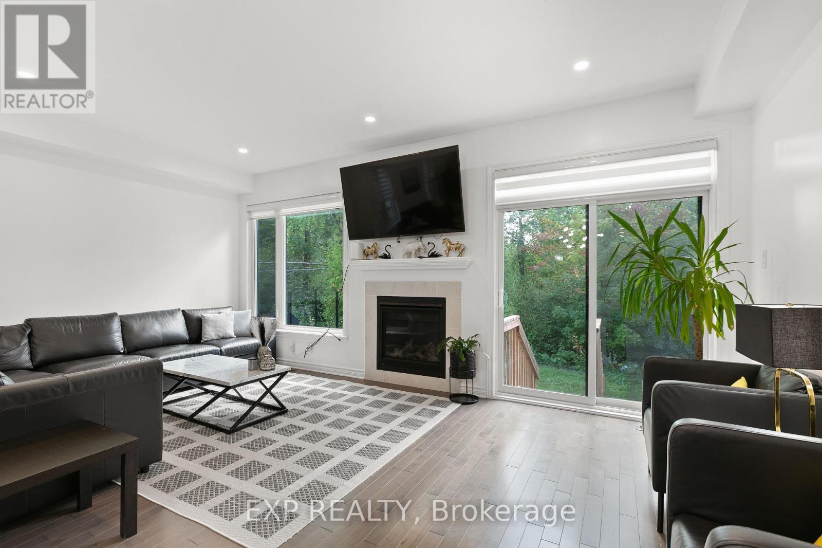 Photo 5 of 1010 Eider Street, Ottawa ON