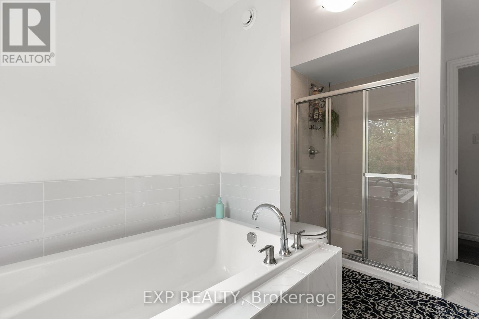 Photo 2 of 1010 Eider Street, Ottawa ON
