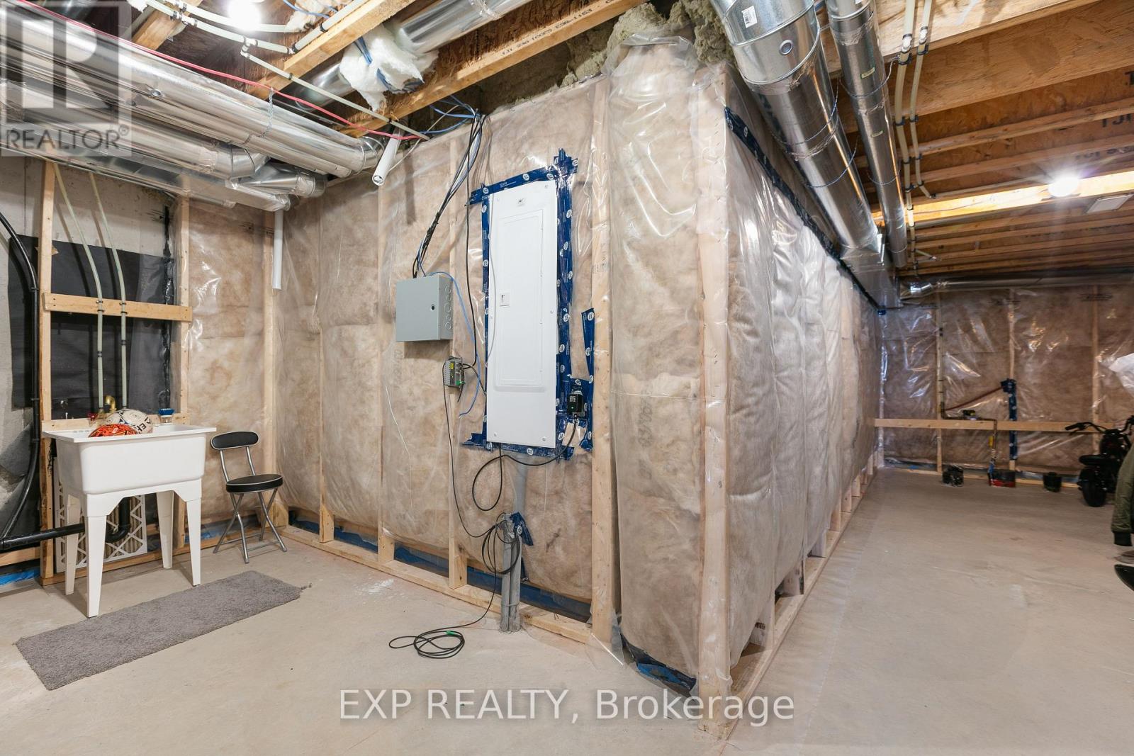 Photo 6 of 1010 Eider Street, Ottawa ON