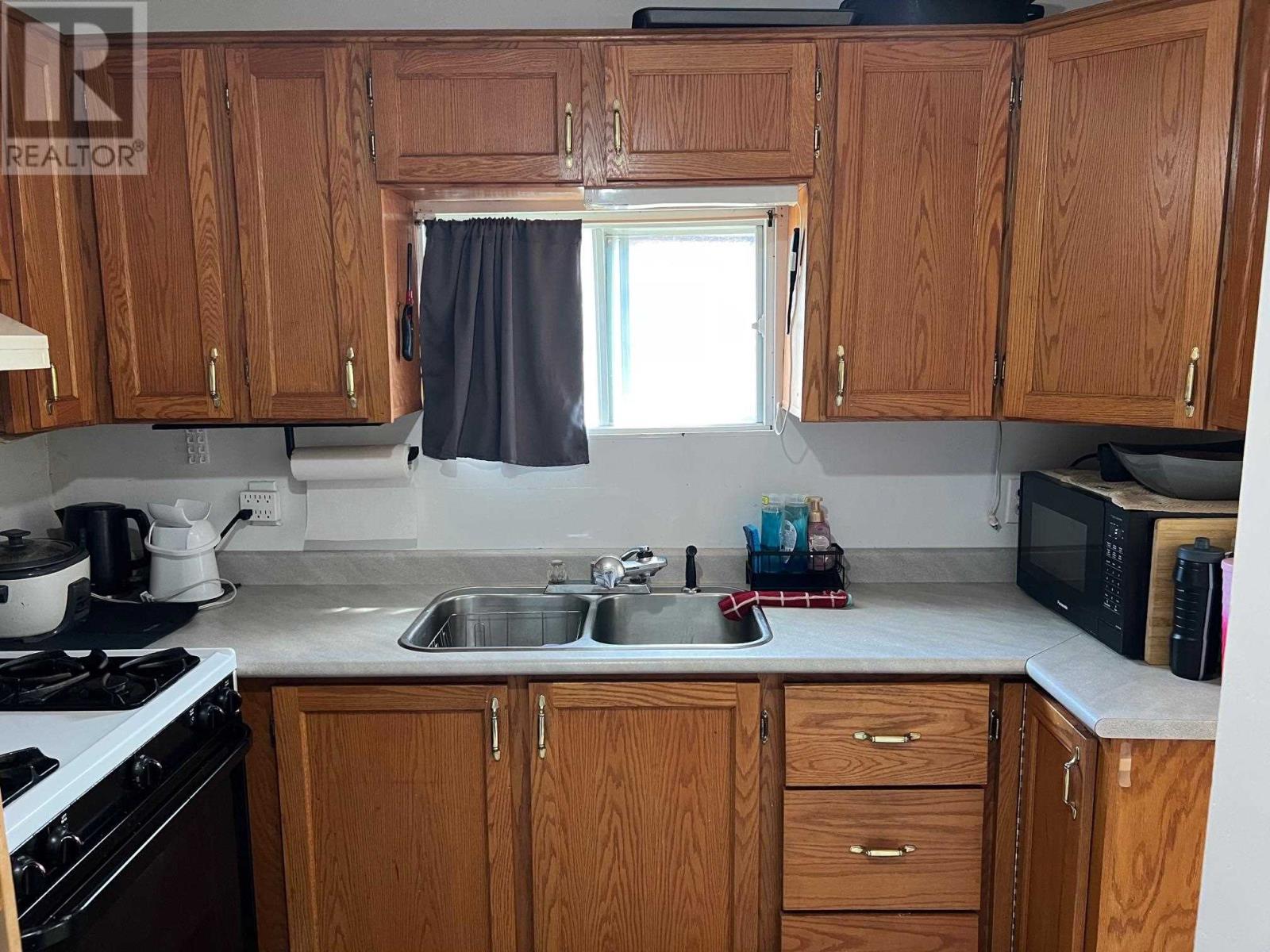Photo 14 of 702 Lennox Ave, Sault Ste Marie ON