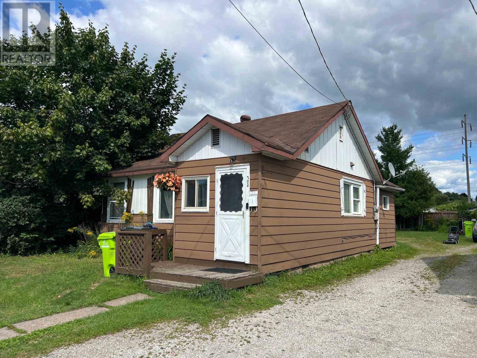 Photo 16 of 702 Lennox Ave, Sault Ste Marie ON