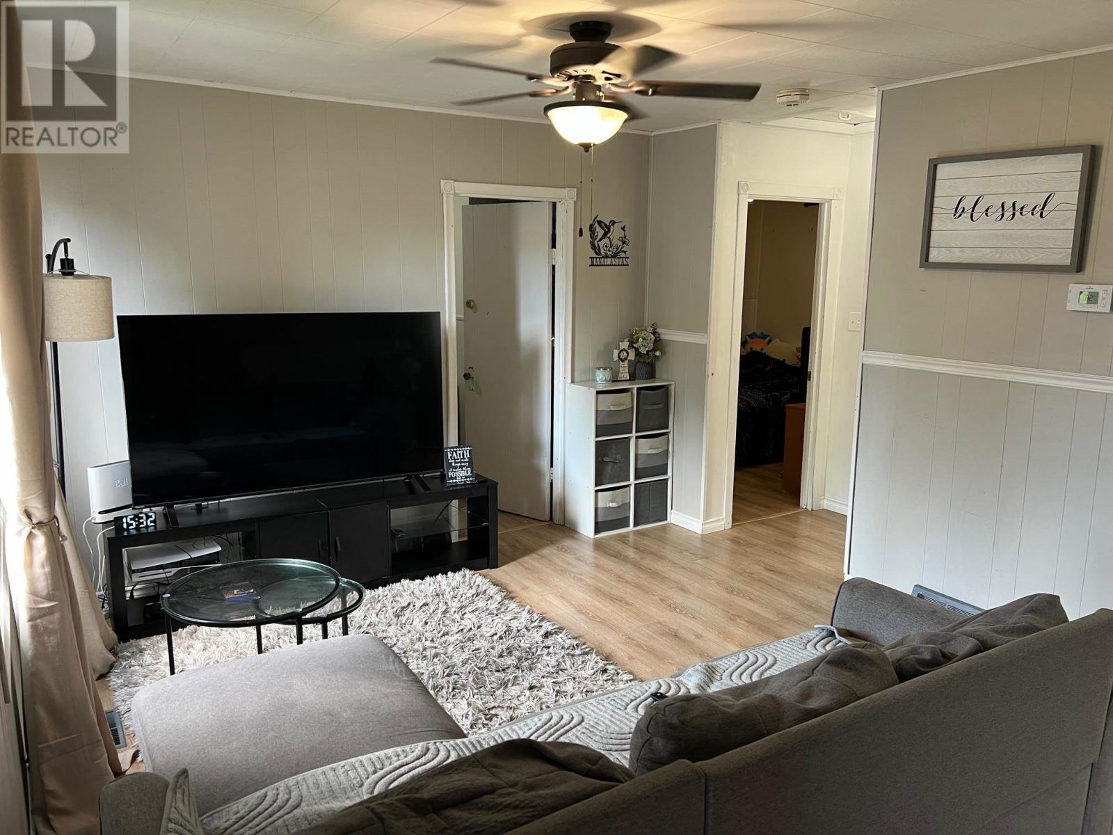 Photo 23 of 702 Lennox Ave, Sault Ste Marie ON