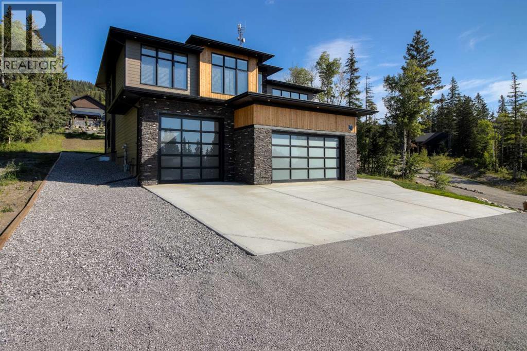 Photo 2 of 70 Kananaskis Drive, Coleman AB