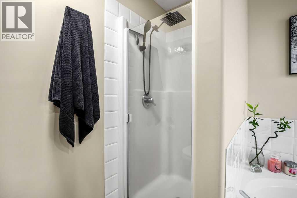 Photo 21 of 128 Cramond Crescent Se, Calgary AB