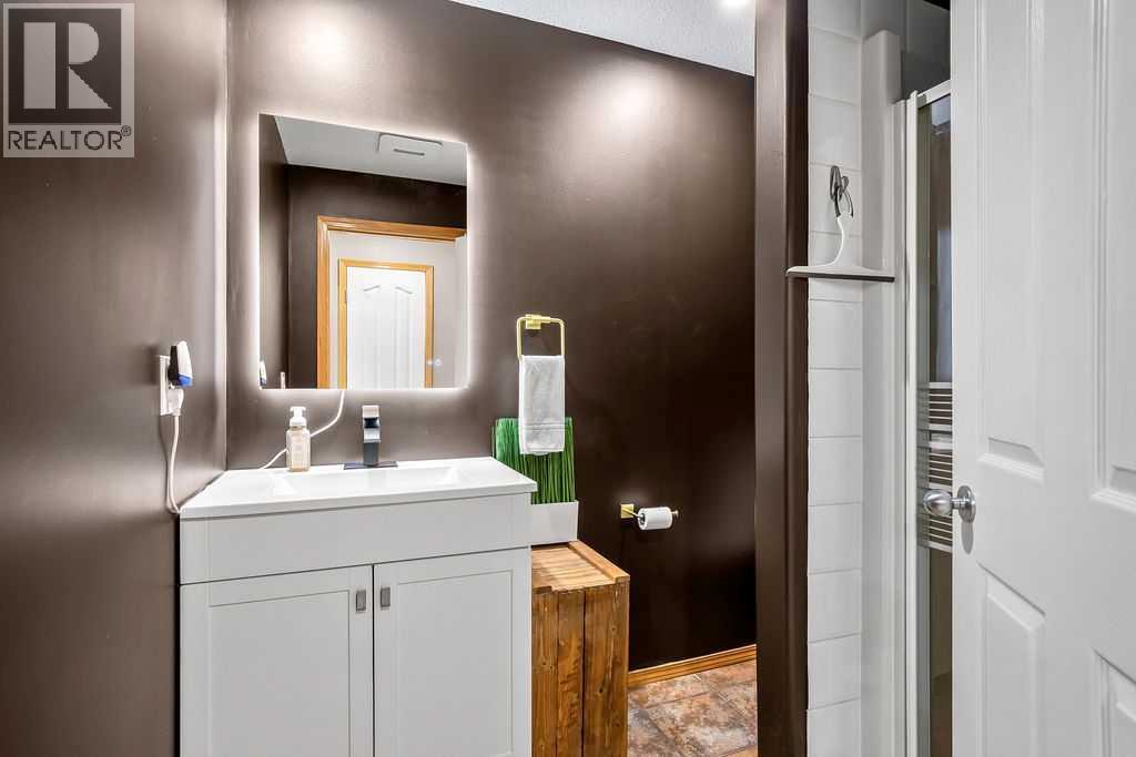 Photo 26 of 128 Cramond Crescent Se, Calgary AB