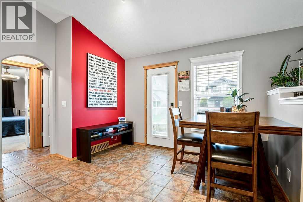 Photo 14 of 128 Cramond Crescent Se, Calgary AB