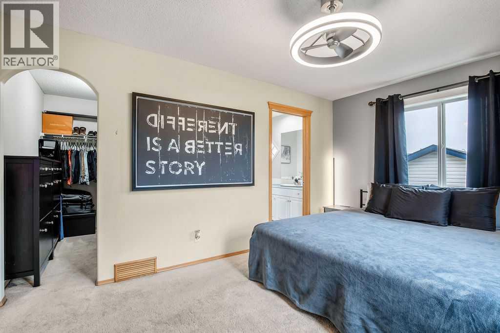 Photo 18 of 128 Cramond Crescent Se, Calgary AB