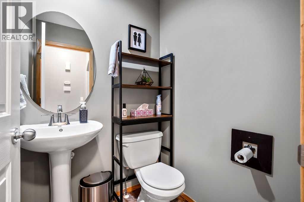 Photo 16 of 128 Cramond Crescent Se, Calgary AB