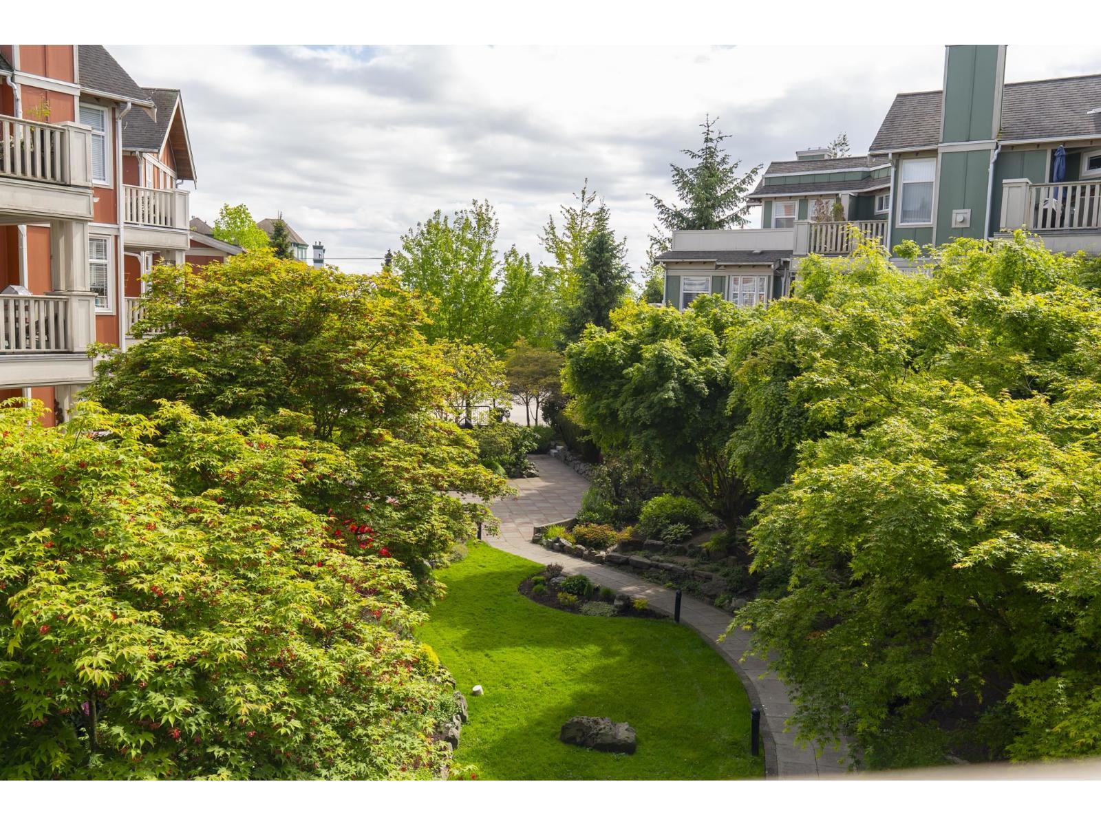 Photo 35 of 309 15368 S 16 A Avenue, Surrey BC