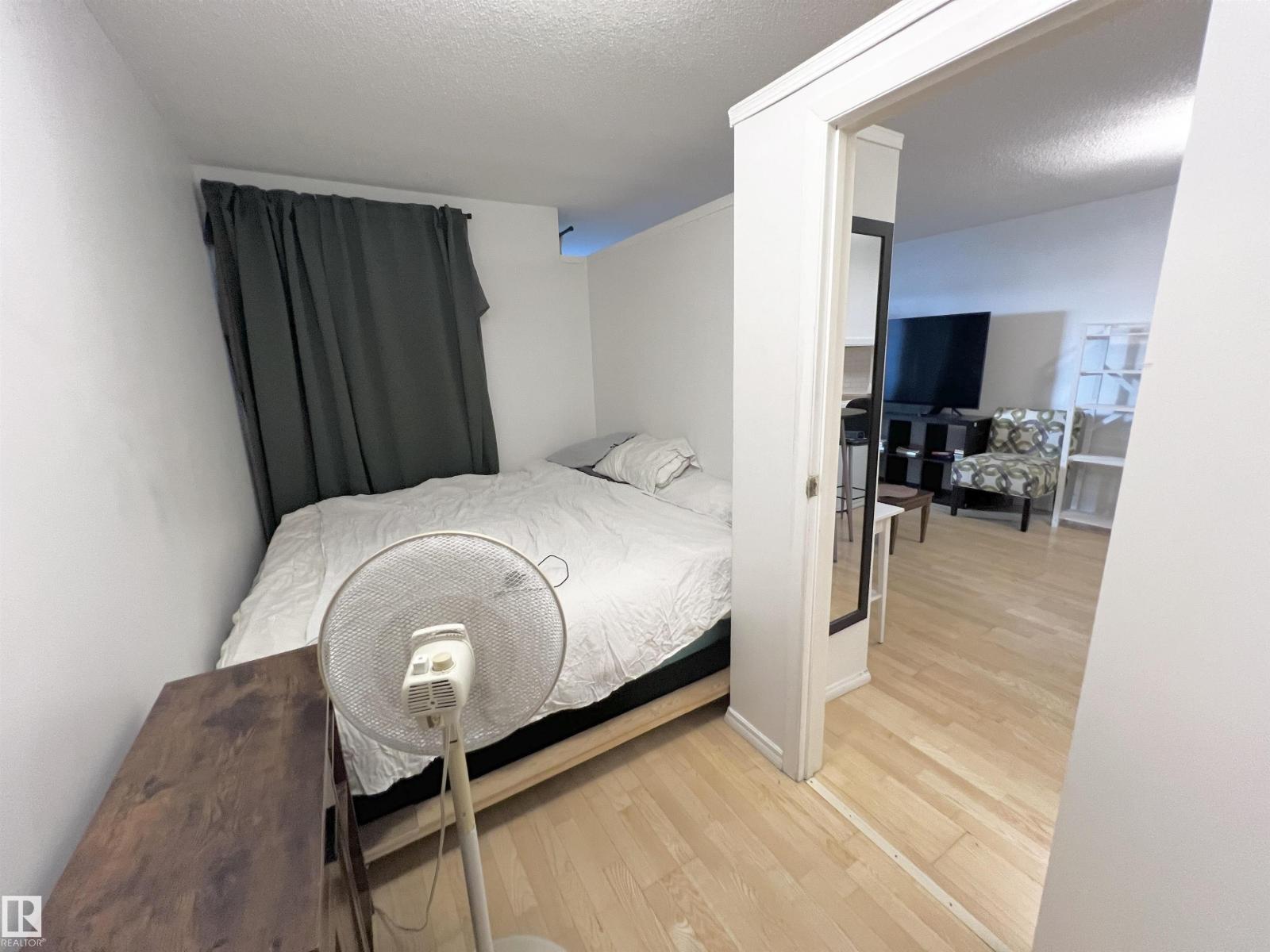 Photo 13 of G 1 10138 116 St Nw, Edmonton AB