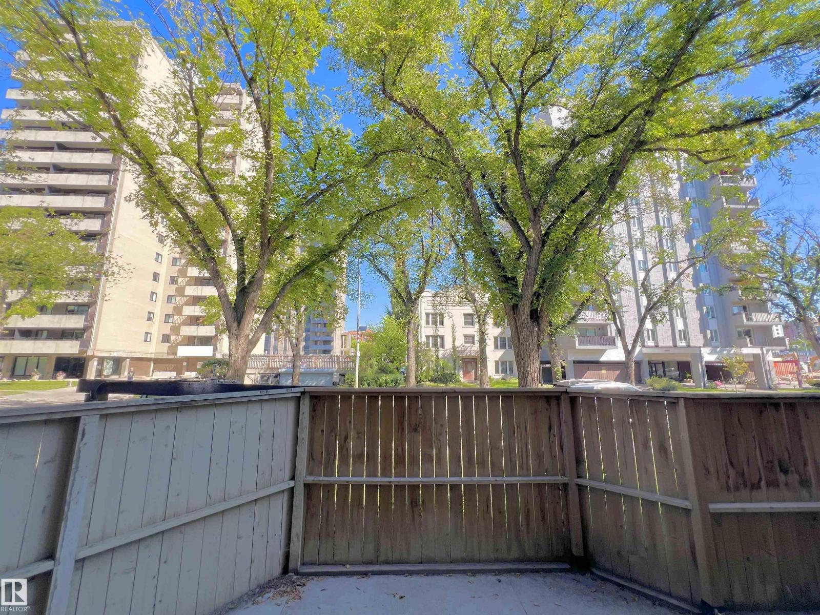 Photo 5 of G 1 10138 116 St Nw, Edmonton AB