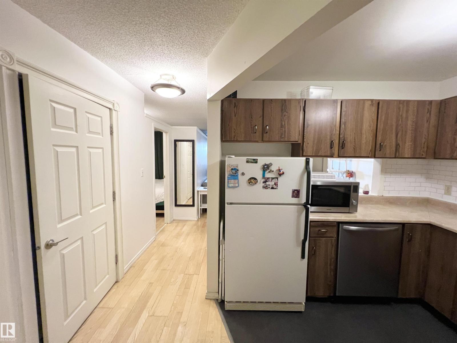Photo 10 of G 1 10138 116 St Nw, Edmonton AB