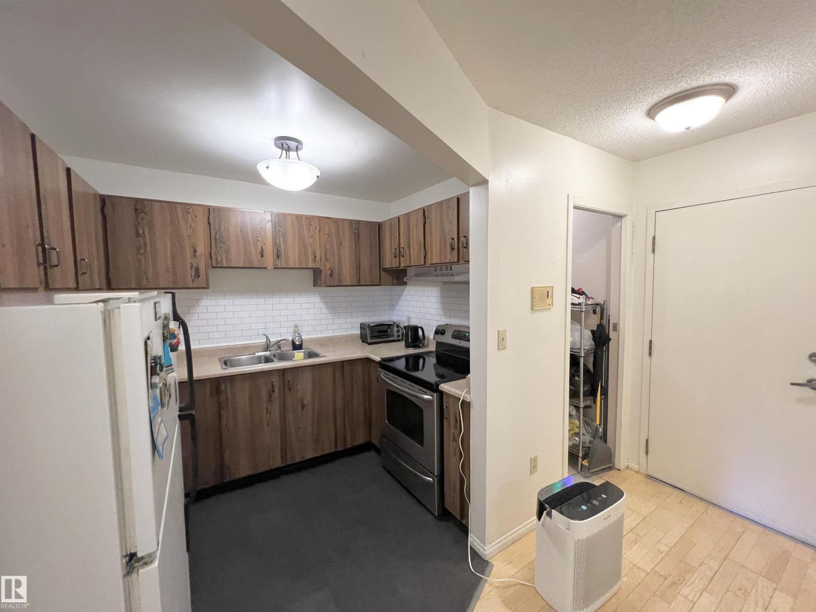 Photo 18 of G 1 10138 116 St Nw, Edmonton AB