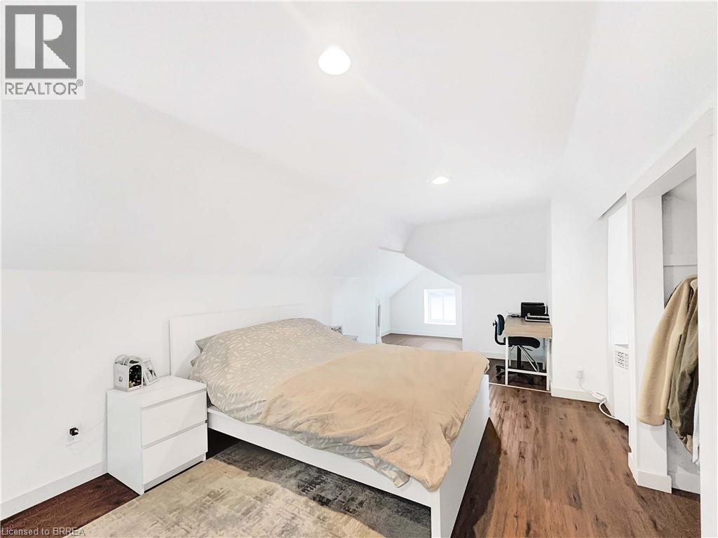 Photo 19 of 57 Mohawk Street, Brantford ON