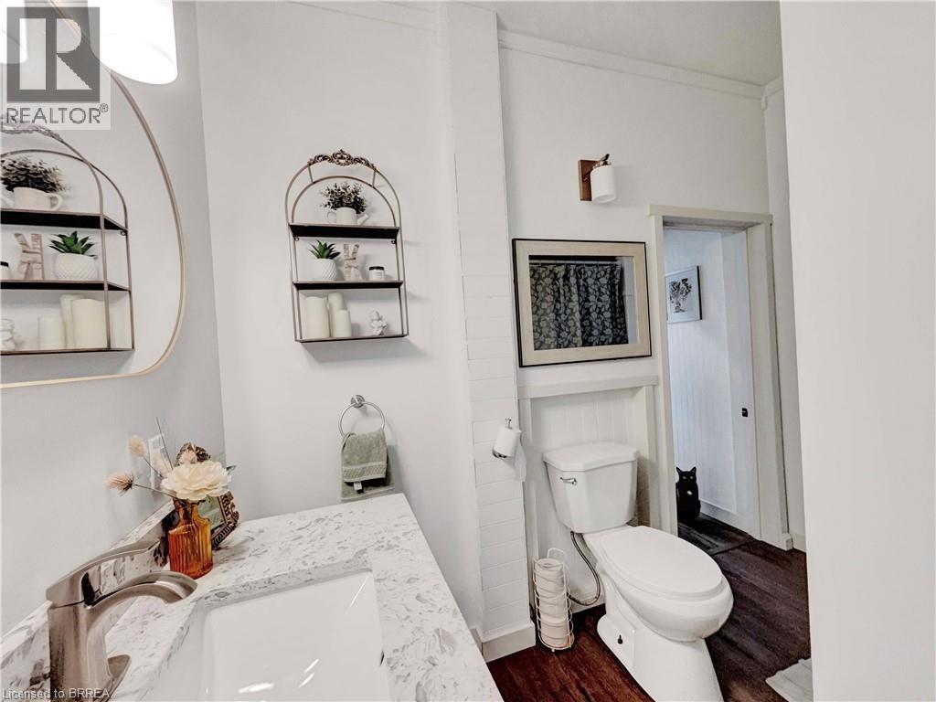 Photo 13 of 57 Mohawk Street, Brantford ON