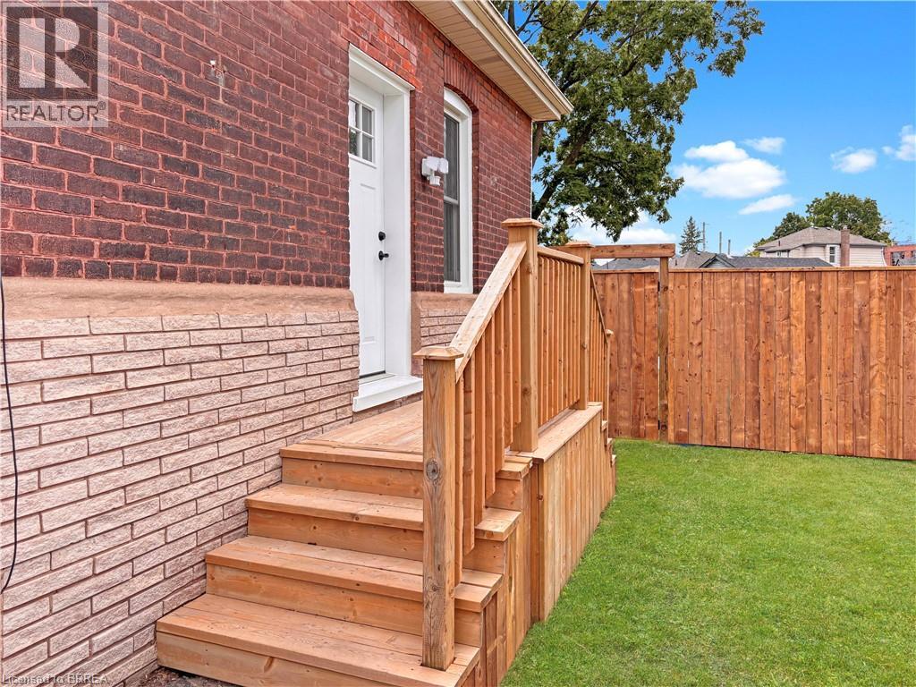 Photo 11 of 57 Mohawk Street, Brantford ON