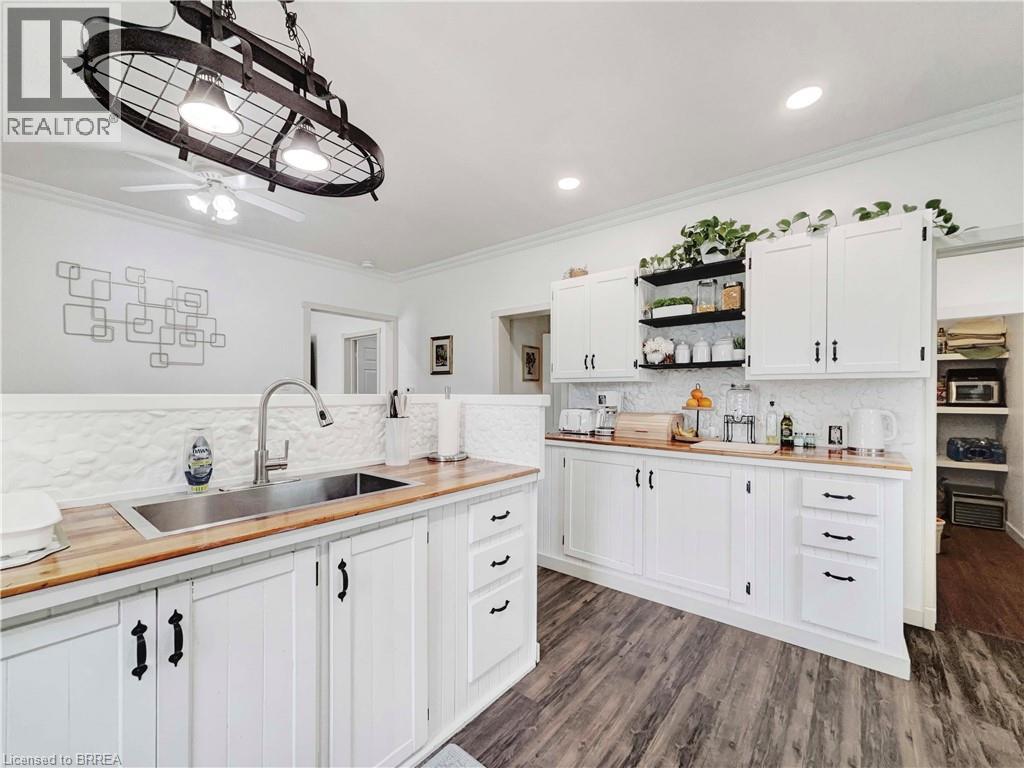 Photo 21 of 57 Mohawk Street, Brantford ON