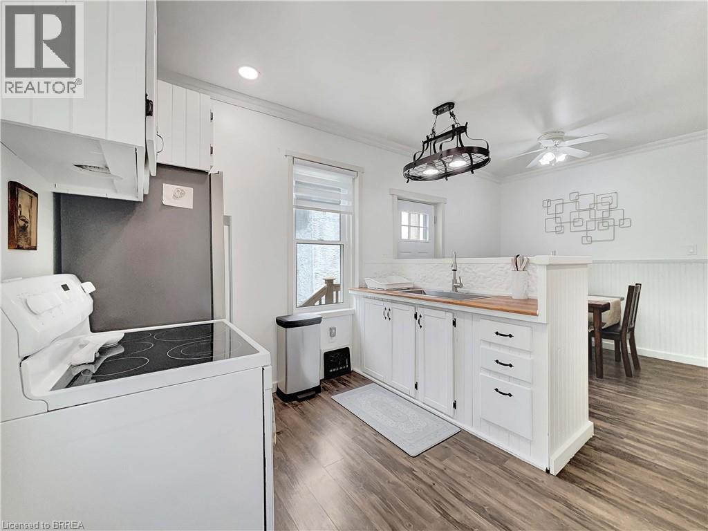 Photo 9 of 57 Mohawk Street, Brantford ON