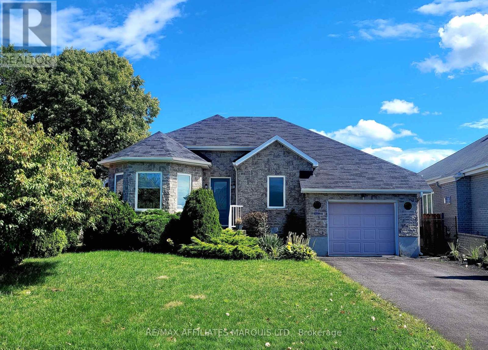 Photo 25 of 1286 Daprat Avenue, Cornwall ON