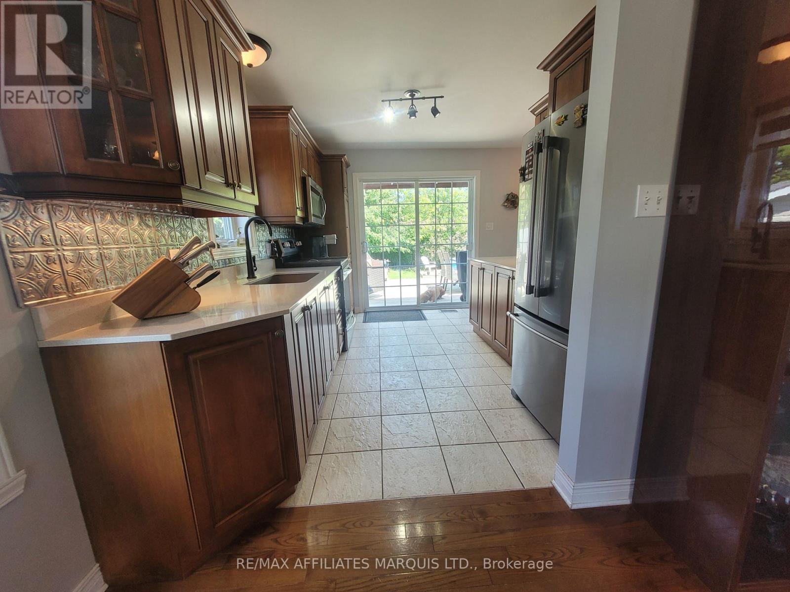 Photo 31 of 1286 Daprat Avenue, Cornwall ON