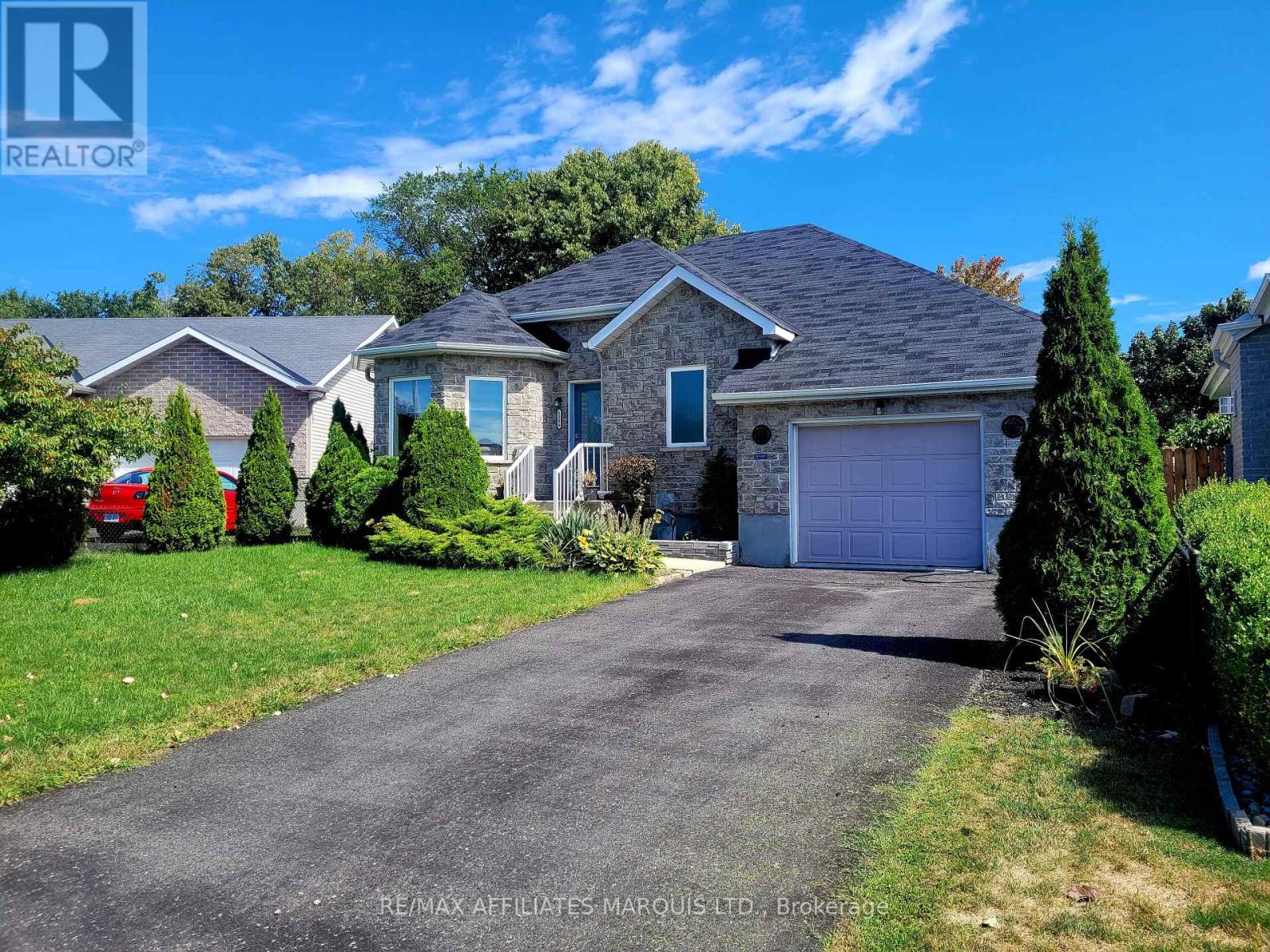 Photo 33 of 1286 Daprat Avenue, Cornwall ON