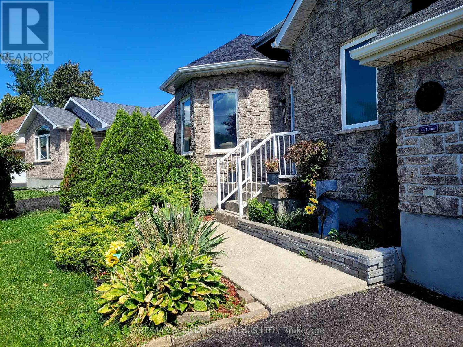 Photo 18 of 1286 Daprat Avenue, Cornwall ON