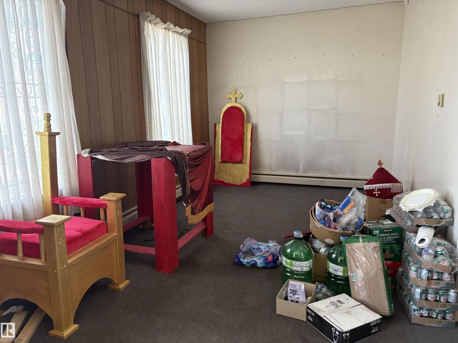 Photo 7 of 9543 110 Av Nw, Edmonton AB