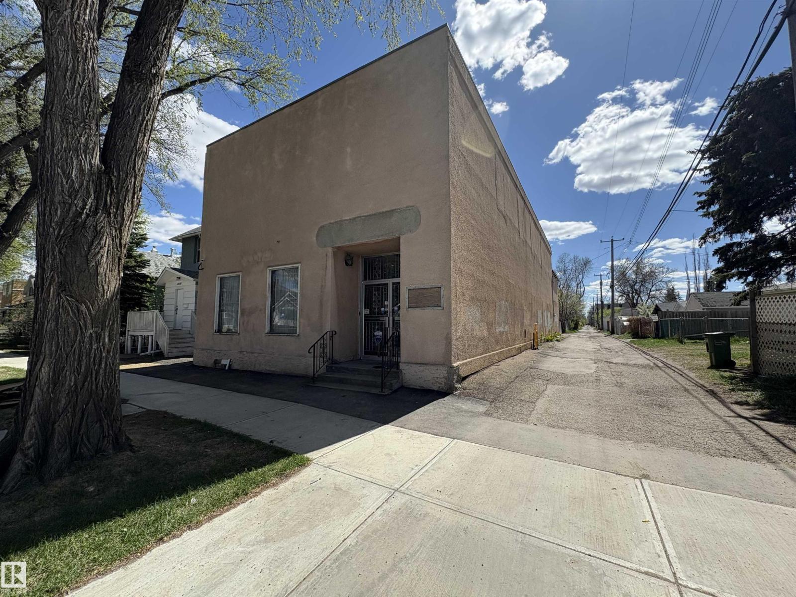 Photo 1 of 9543 110 Av Nw, Edmonton AB