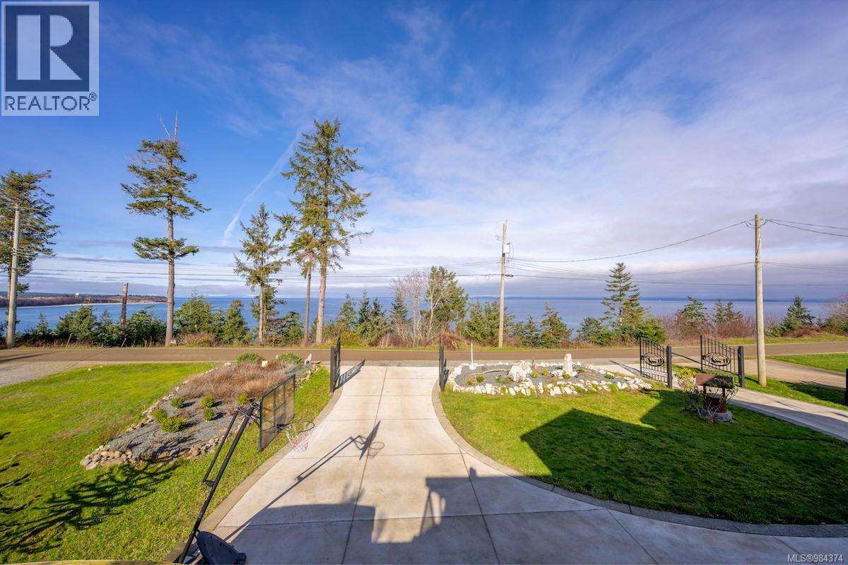 Photo 4 of 321 Wireless Rd, Comox BC