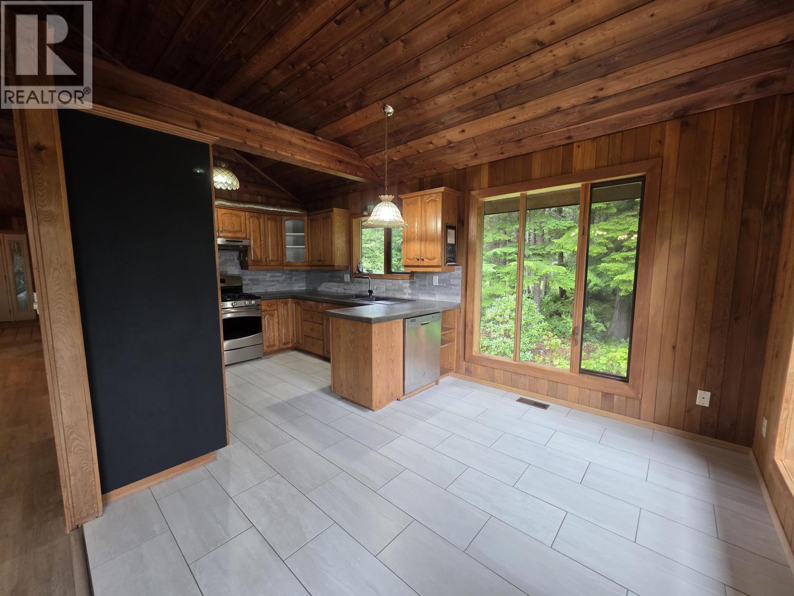 5289 DARCI AVENUE, Terrace