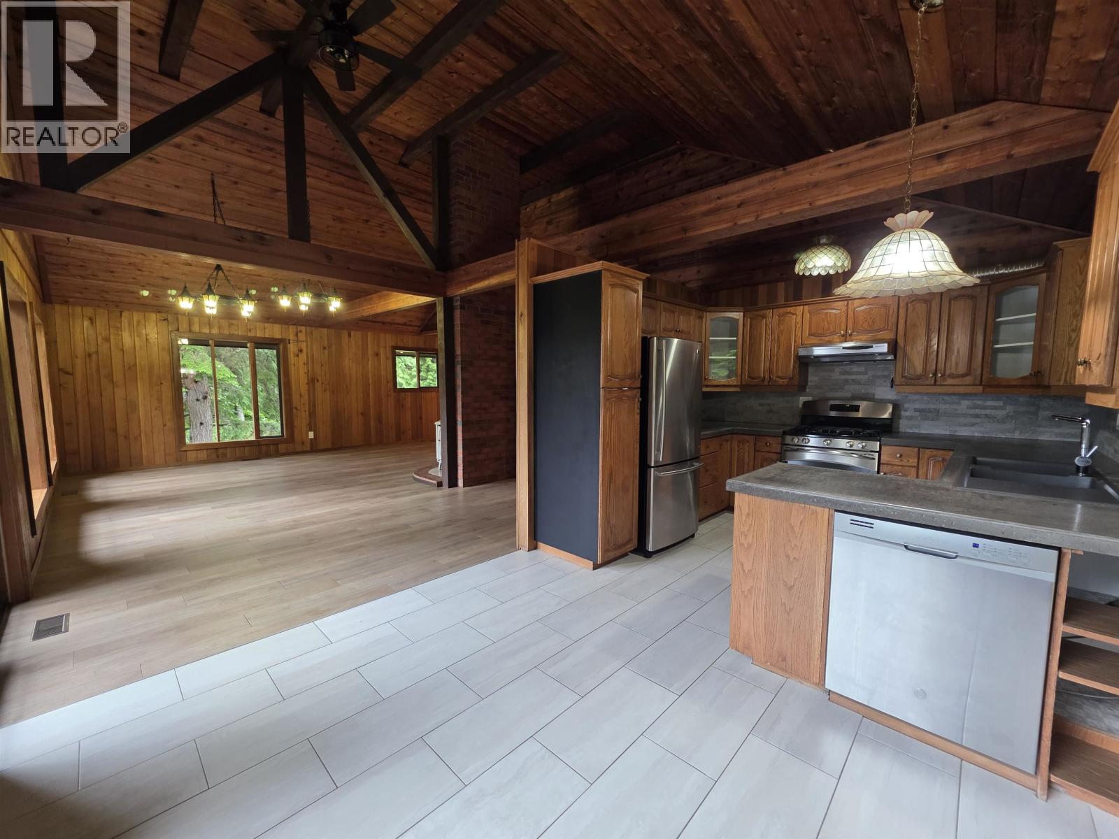 5289 DARCI AVENUE, Terrace